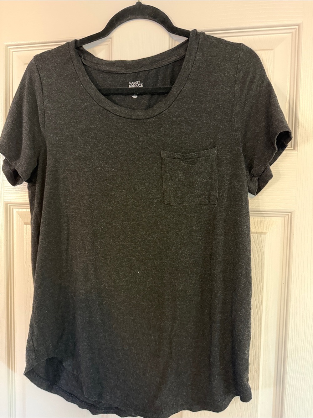 Market & Spruce Women's Heather Charcoal Short Sleeve Pocket Tee